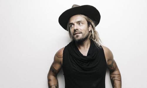 Nuova data per Xavier Rudd in occasione del Monfortinjazz nel cuore delle langhe piemontesi.